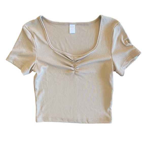 GET IT FREE!! Set of Two Brown crop tops Size XS - Picture 4 of 7